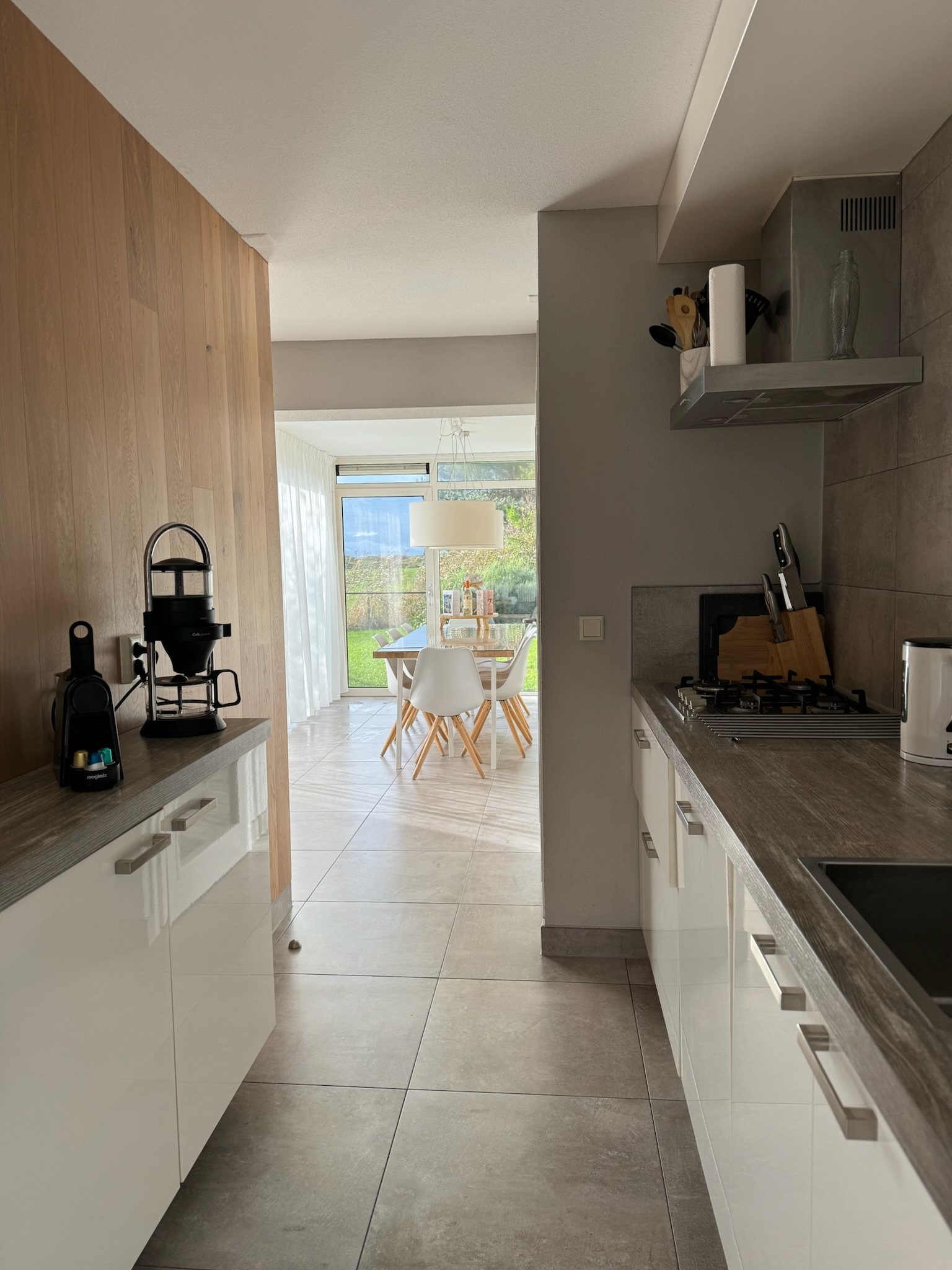 Open keuken naar de tuin